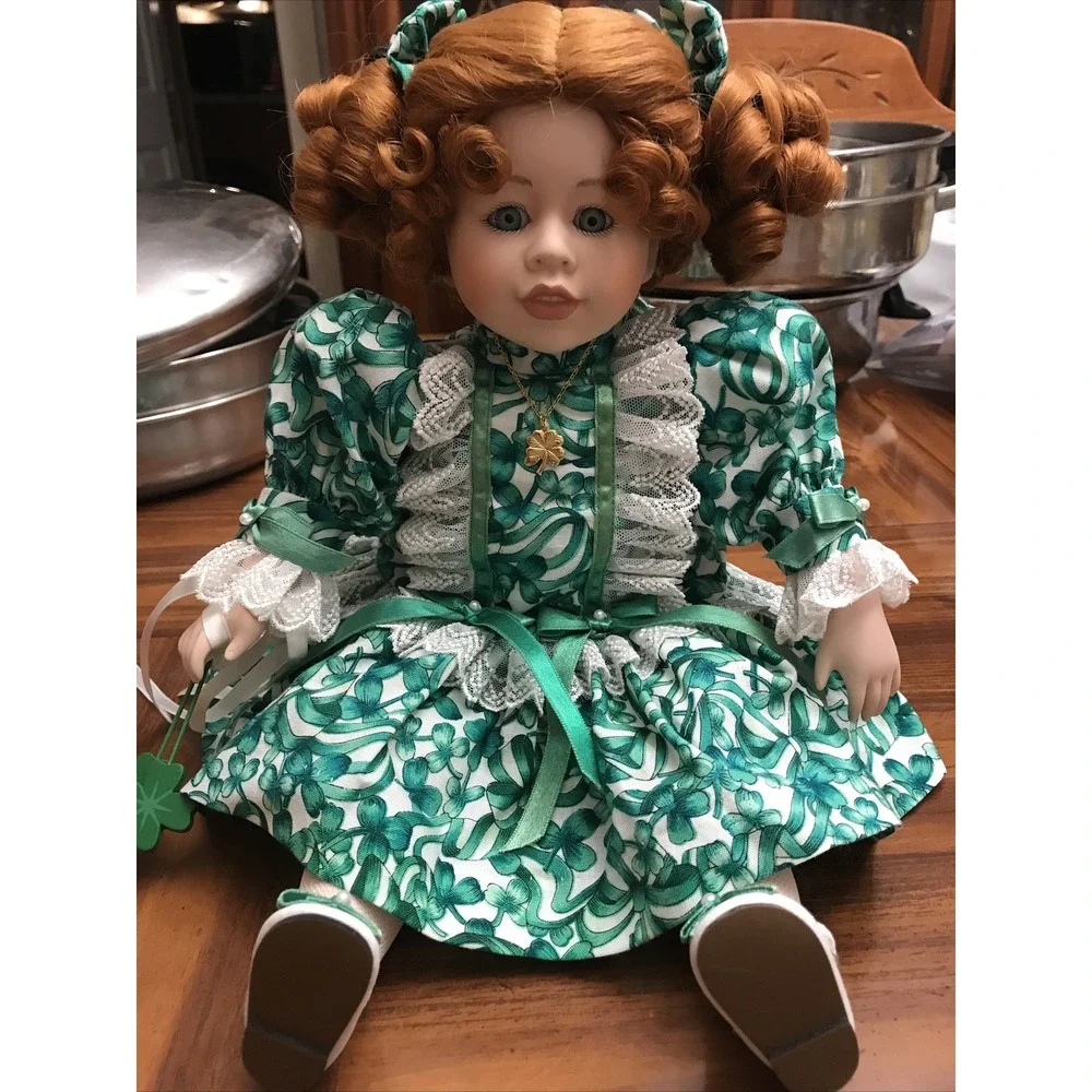 Betty Jane Carter Doll Goebel‎ 1995 1426/2000 St Patrick’s day clovers Irish